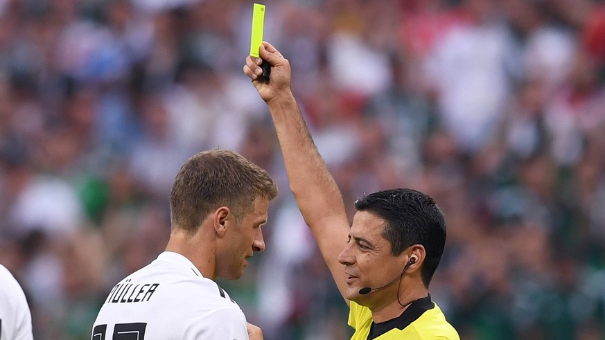 Wie lange gilt eine Gelbe Karte bei dieser WM? - Watson.de