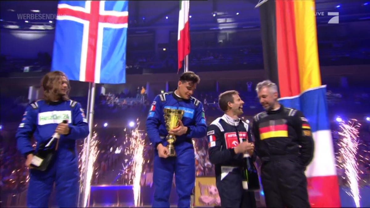 Rúrik Gíslason (Platz 2), Sieger Zarrella sowie die beiden Sebastians Ogier und Pufpaff gemeinsam auf dem dritten Platz.