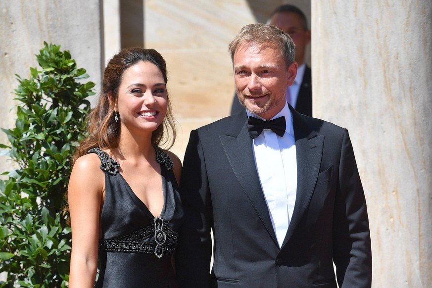 ARCHIVFOTO: Die Hochzeit von Christian Lindner und Franca Lehfeldt steht kurz bevor. Vom 7. bis 9. Juli soll das Paar ueber drei Tage hinweg seine Hochzeit feiern. Die Feierlichkeiten finden auf Sylt  ...