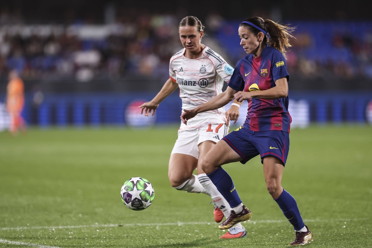 October 7, 2025, Sant Joan Despi, Barcelona, Spain: Aitana Bonmati Conca of FC Barcelona, Barca and Klara Buehl of FC Bayern Munchen in action during the UEFA Women��� s Champions League 2025/26 Leagu ...