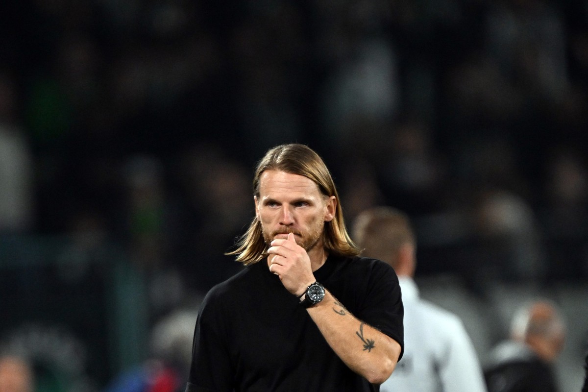 27.09.2025, Nordrhein-Westfalen, Mönchengladbach: Fußball: Bundesliga, Borussia Mönchengladbach - Eintracht Frankfurt, 5. Spieltag, Stadion im Borussia-Park, Trainer Eugen Polanski (Bor. Mönchengladba ...