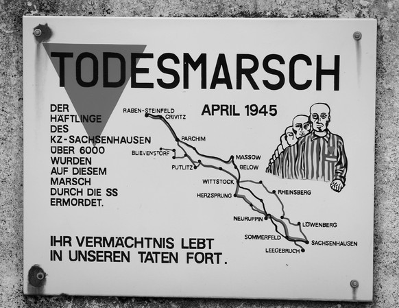 Noch bevor die sowjetische und polnische Armee das KZ Sachsenhausen erreichte, wurden die Häftlinge in der Nacht zum 21. April 1945 von der SS "evakuiert" und auf "Todesmärsche" geschickt. Zurückbleibende Insassen erschoss die SS am Wegesrand.