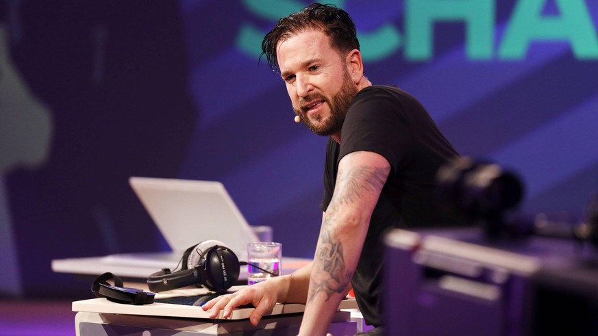 Michael Wendler in der RTL-Live-Show Pocher vs. Wendler - Schluss mit lustig in den NOBEO Studios. K