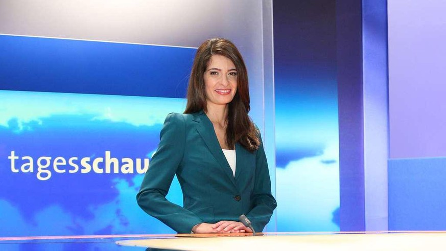 &quot;Tagesschau&quot;-Sprecherin Linda Zervakis führt seit 2013 durch die ARD-Nachrichtensendung.