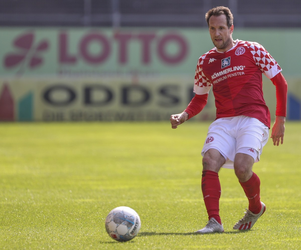Fussball - Regionalliga SW - 1. FSV Mainz 05 II - TSV Schott Mainz - 04.04.21 Stephan Fürstner (Mainz 05), - Foto: FRANK HEINEN © rscp-photo.net