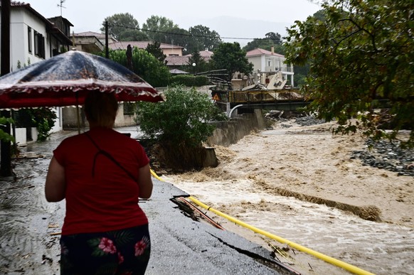 Griechenland - Region Thessalien, katastrophale �berschwemmungen nach schwerem Sturm und riesigen Wassermassen durch Regenf�lle. Momentaufnahme in der Stadt Volos, 6. September 2023. �berschwemmungen  ...