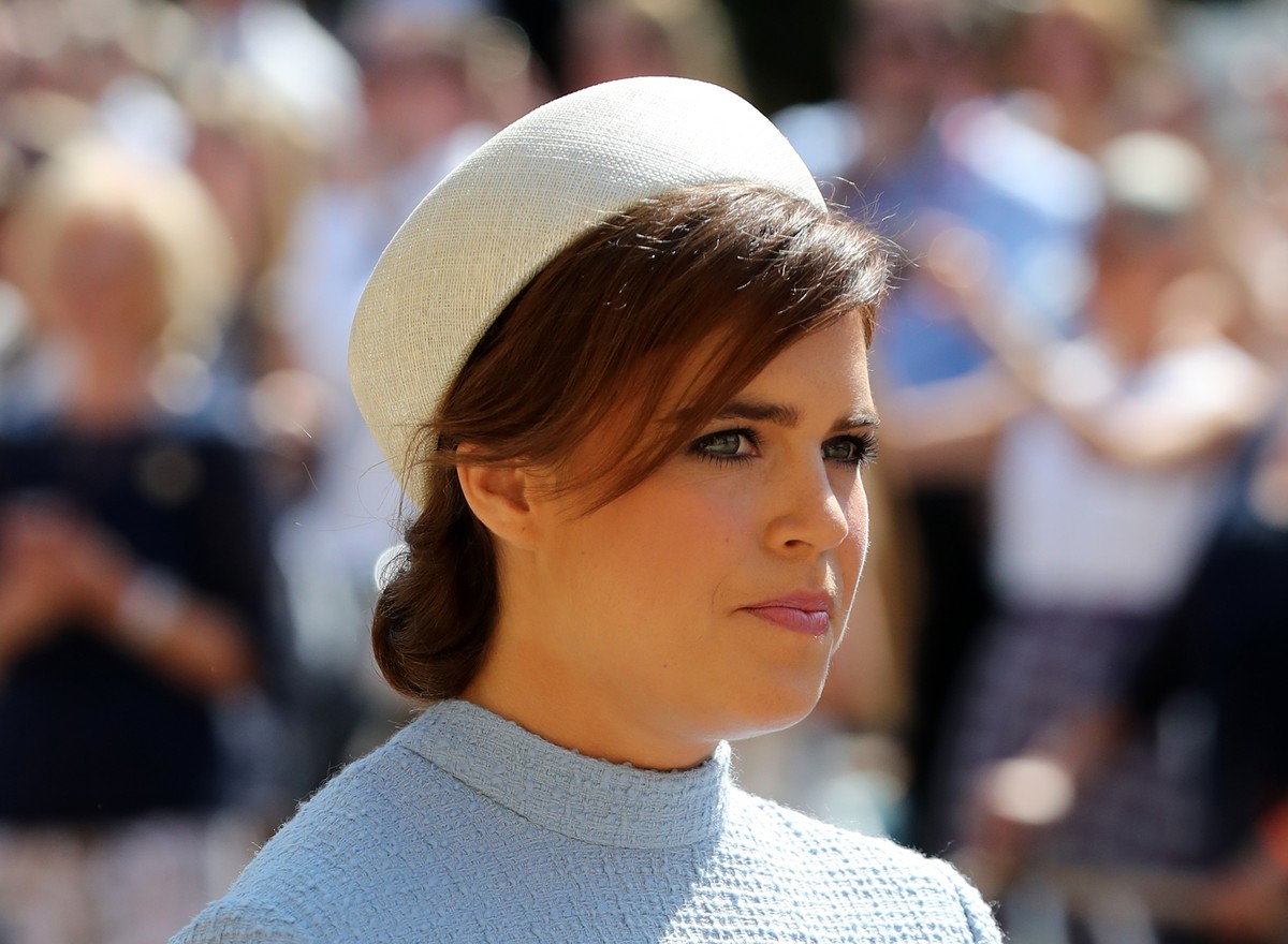 ARCHIV - 19.05.2018, Gro�britannien, Windsor: Prinzessin Eugenie kommt zur St.-Georgs-Kapelle zu der Hochzeit von Prinz Harry und Meghan Markle. (zu dpa: �Schwiegervater von Queen-Enkelin Prinzessin E ...