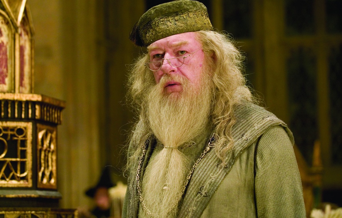 MICHAEL GAMBON as Headmaster Albus Dumbledore in Warner Bros. Pictures &quot;Harry Potter and the Goblet of Fire.&quot; PHOTOGRAPHS TO BE USED SOLELY FOR ADVERTISING, PROMOTION, PUBLICITY OR REVIEWS O ...