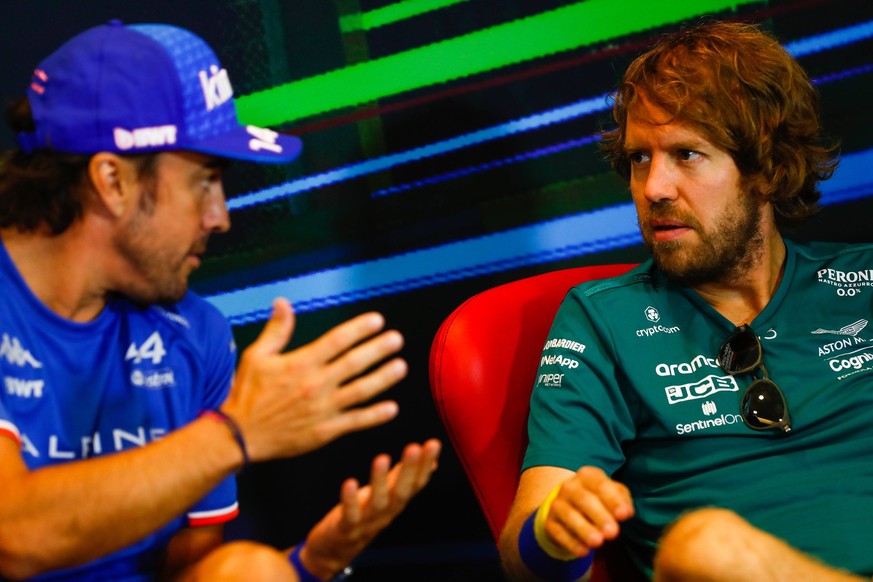 Formula 1 2022: Azerbaijan GP BAKU CITY CIRCUIT, AZERBAIJAN - JUNE 10: Fernando Alonso, Alpine F1 Team, and Sebastian Vettel, Aston Martin, in the drivers press conference, PK, Pressekonferenz during  ...