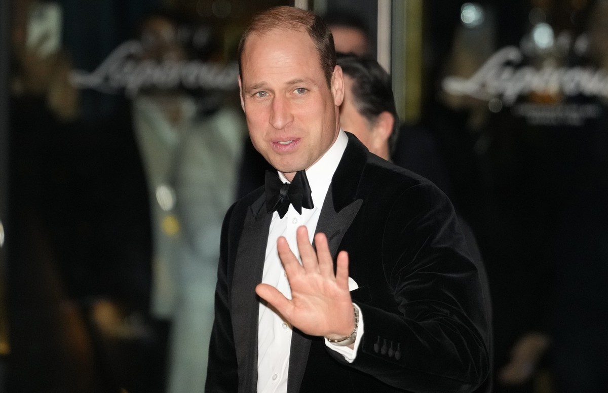 07.02.2024, Großbritannien, London: William, Prinz von Wales, winkt den Medien zu, als er zur Wohltätigkeitsgala der London Air Ambulance eintrifft. Foto: Kirsty Wigglesworth/AP/dpa +++ dpa-Bildfunk + ...