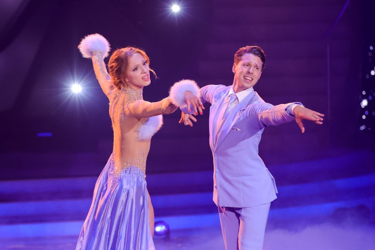 COLOGNE, GERMANY - MAY 19: Anna Ermakova and Valentin Lusin perform on stage during the finals of the 16th season of the television competition show &quot;Let&#039;s Dance&quot; at MMC Studios on May  ...