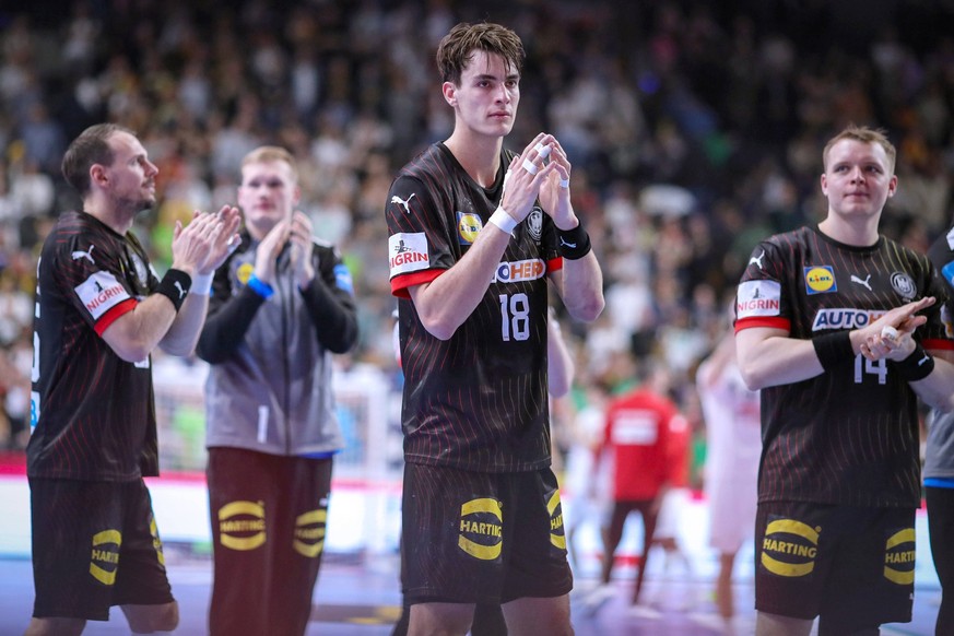 20.01.2024, EHF EURO 2024, Männer Europameisterschaft Handball, Lanxess Arena in Köln, Deutschland - Österreich: Enttäuschte Gesichter bei der deutschen Nationalmannschaft nach dem 22:22 Unentschieden ...