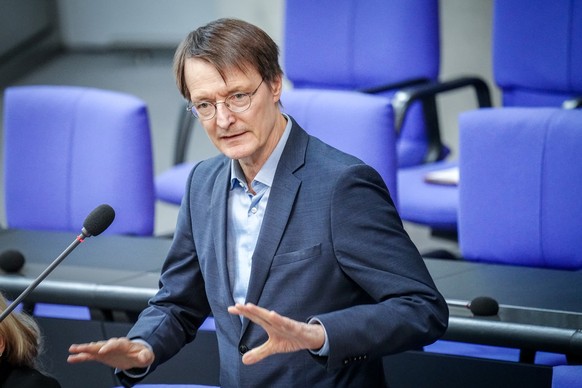 24.05.2023, Berlin: Karl Lauterbach (SPD), Bundesminister für Gesundheit, nimmt an der Sitzung des Bundestags mit der Regierungsbefragung teil. Foto: Kay Nietfeld/dpa +++ dpa-Bildfunk +++