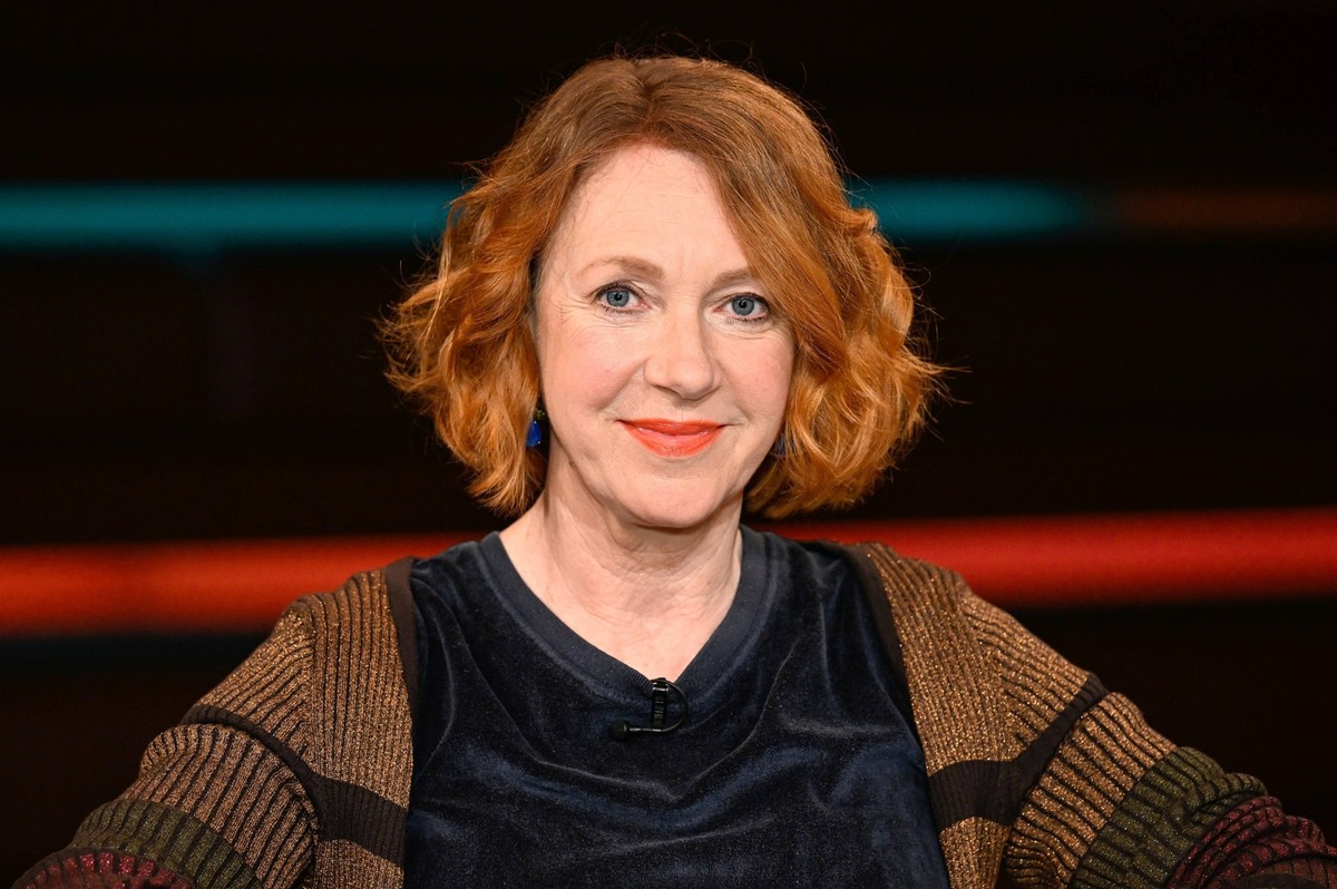 Ulrike Gurot Politikwissenschaftlerin 06/22 her Ulrike Gurot am 2. Juni 2022 in Markus Lanz , ZDF TV Fernsehen Talkshow Talk Show Deutschland deutsch deutsche Frau Politikwissenschaft Wissenschaftleri ...