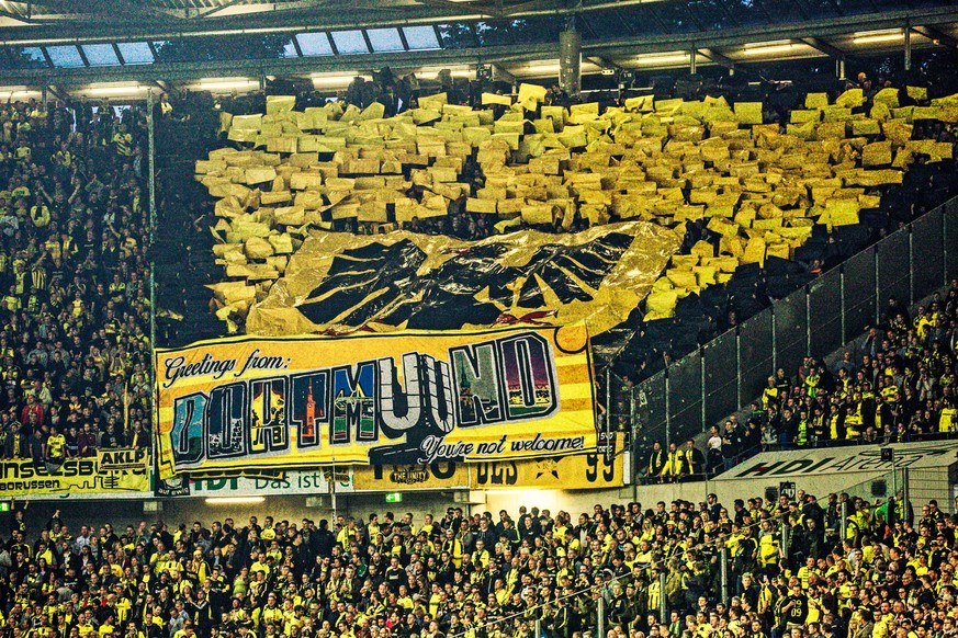 Aus 1. BL Saison 2018/19 Hannover 96 - BVB Borussia Dortmund 0:0 am 31.08.2018 in der HDI Arena. Im Foto: BVB Fans. DFL REGULATIONS PROHIBIT ANY USE OF PHOTOGRAPHS AS IMAGE SEQUENCES AND/OR QUASI-VIDE ...