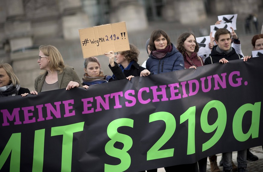 Werbeverbot für Abtreibungen – Spahn will doch über Paragraf 219a reden