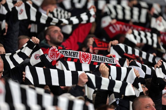 21.02.2023, xovx, Fußball UEFA Champions League, Eintracht Frankfurt - SSC Neapel Frankfurter Fans. DFL/DFB REGULATIONS PROHIBIT ANY USE OF PHOTOGRAPHS as IMAGE SEQUENCES and/or QUASI-VIDEO emspor Fra ...