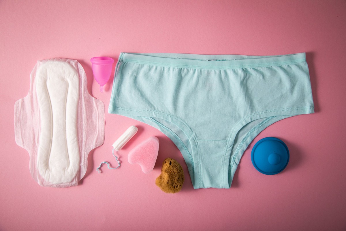 ILLUSTRATION - Binde, Slip, Schwamm, Tasse, Tampon: Die Auswahl an Periodenprodukten wird immer gr