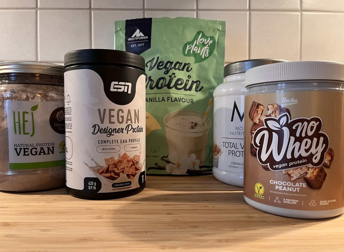 Welches vegane Proteinpulver überzeugt geschmacklich, preislich – und von den Inhaltsstoffen?