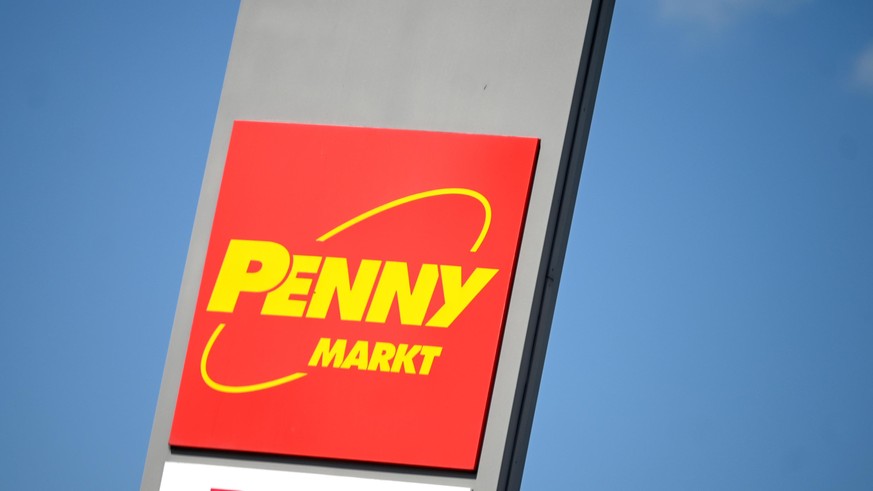 ABD0009_20210422 - SALZBURG - ÖSTERREICH: ++ THEMENBILD ++ Das Logo der Lebensmittelhandelskette Penny-Markt am Mittwoch, 21. April 2021. - FOTO: APA/BARBARA GINDL - 20210421_PD14581