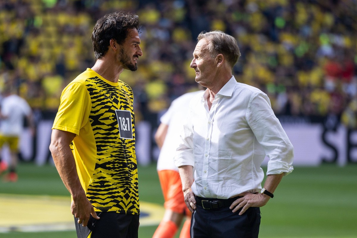 Fußball Abschiedsspiel Jakub Blaszczykowski und Lukas Piszczek am 07.09.2024 im Signal Iduna Park in Dortmund Mats Hummels, links - Hans Joachim Watzke, rechts *** Soccer farewell match Jakub Blaszczy ...