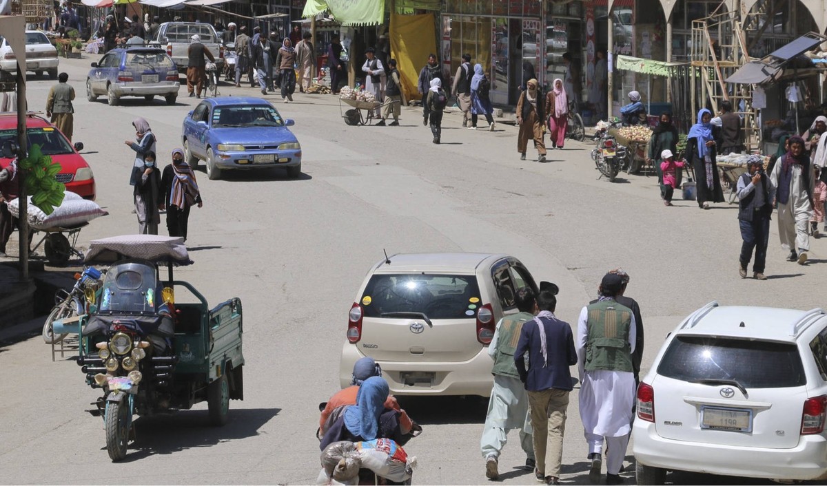 240518 -- BAMYAN, May 18, 2024 -- This photo taken on May 18, 2024 shows a local market near the scene of a shooting attack that killed three Spanish nationals on the previous day in Bamyan City, cent ...