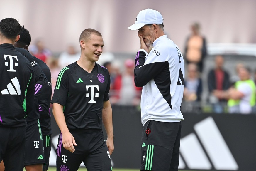 Trainer Thomas TUCHEL Bayern Muenchen mit Joshua KIMMICH Bayern Muenchen. Training FC Bayern Muenchen. Trainingslager in Rottach Egern am 20.07.2023. Fussball 1. Bundesliga,Saison 2023/2024. *** Coach ...