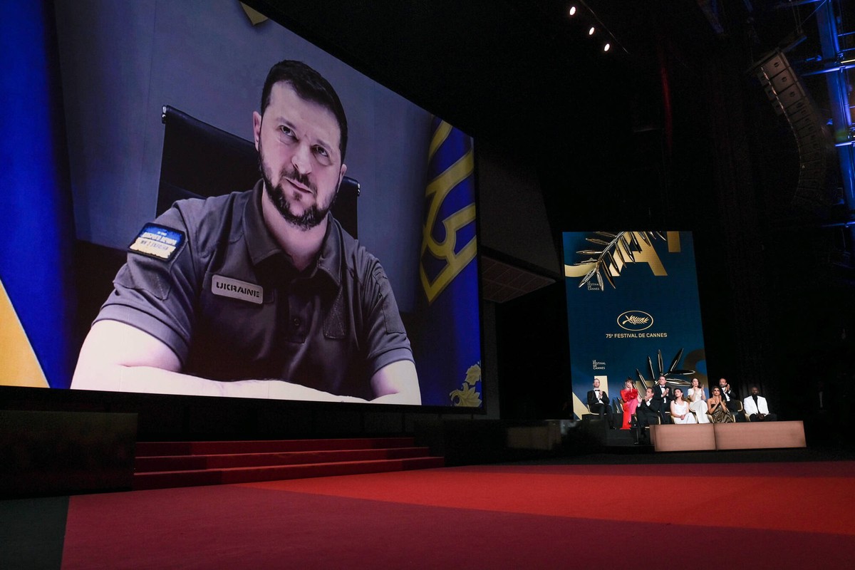 75eme Festival International du Film de Cannes. Ceremonie d ouverture. 75th International Cannes Film Festival. Opening ceremony 280250 2022-05-17 Cannes France Zelensky, Volodymyr PUBLICATIONxINxGERx ...