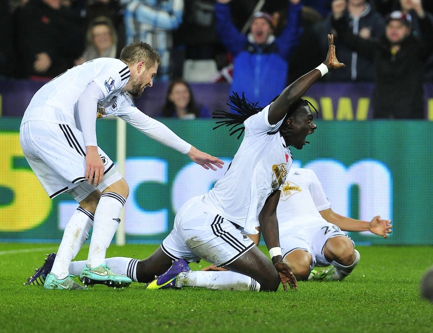 Schon 2014 jubelte Bafétimbi Gomis für Swansea in der Premiere League gerne mal wie ein fauchender Löwe. Ein paar Jahre später würde diese Eigenart für einen kleinen Araber zum Problem werden.