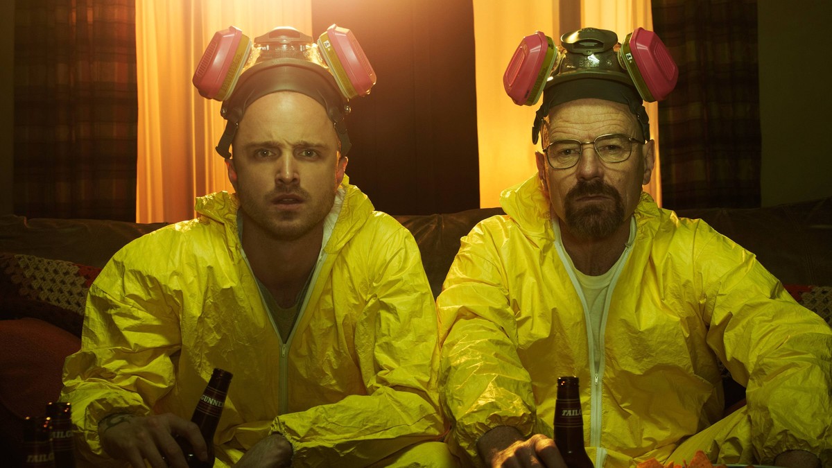 Jesse Pinkman (Aaron Paul) and Walter White (Bryan Cranston) - Breaking Bad - Gallery - Photo Credit: Frank Ockenfels/AMC Los Angeles CA USA PUBLICATIONxINxGERxSUIxAUTxONLY Copyright: xFrankxOckenfels ...