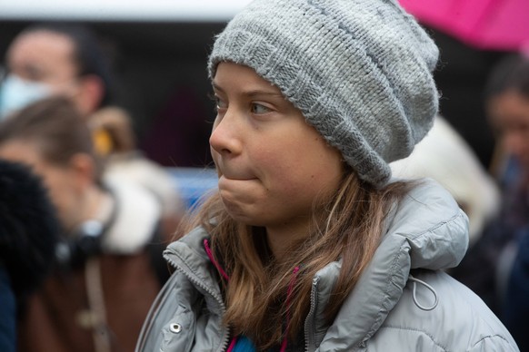 October 17, 2023, London, England, United Kingdom: GRETA THUNBERG joins Extinction Rebellion protest, Oily Money Out, outside InterContinental London Park Lane Hotel where CEOs of energy giants conven ...