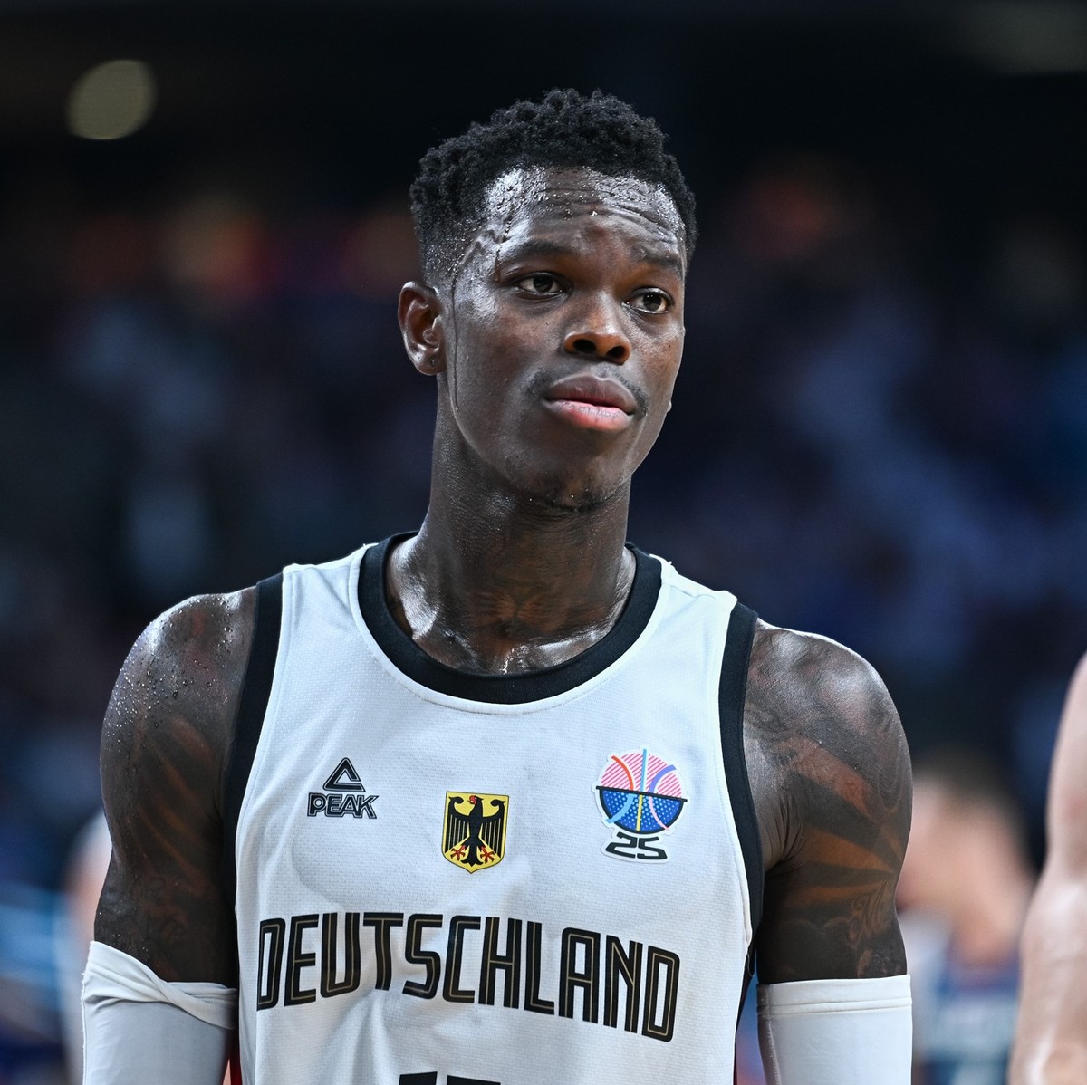 10.09.2025, Lettland, Riga: Basketball: EM, Deutschland - Slowenien, K.o.-Runde, Viertelfinale, Dennis Schröder (Deutschland) reagiert. Foto: Stefanos Kyriazis/ZUMA Press Wire/dpa +++ dpa-Bildfunk +++