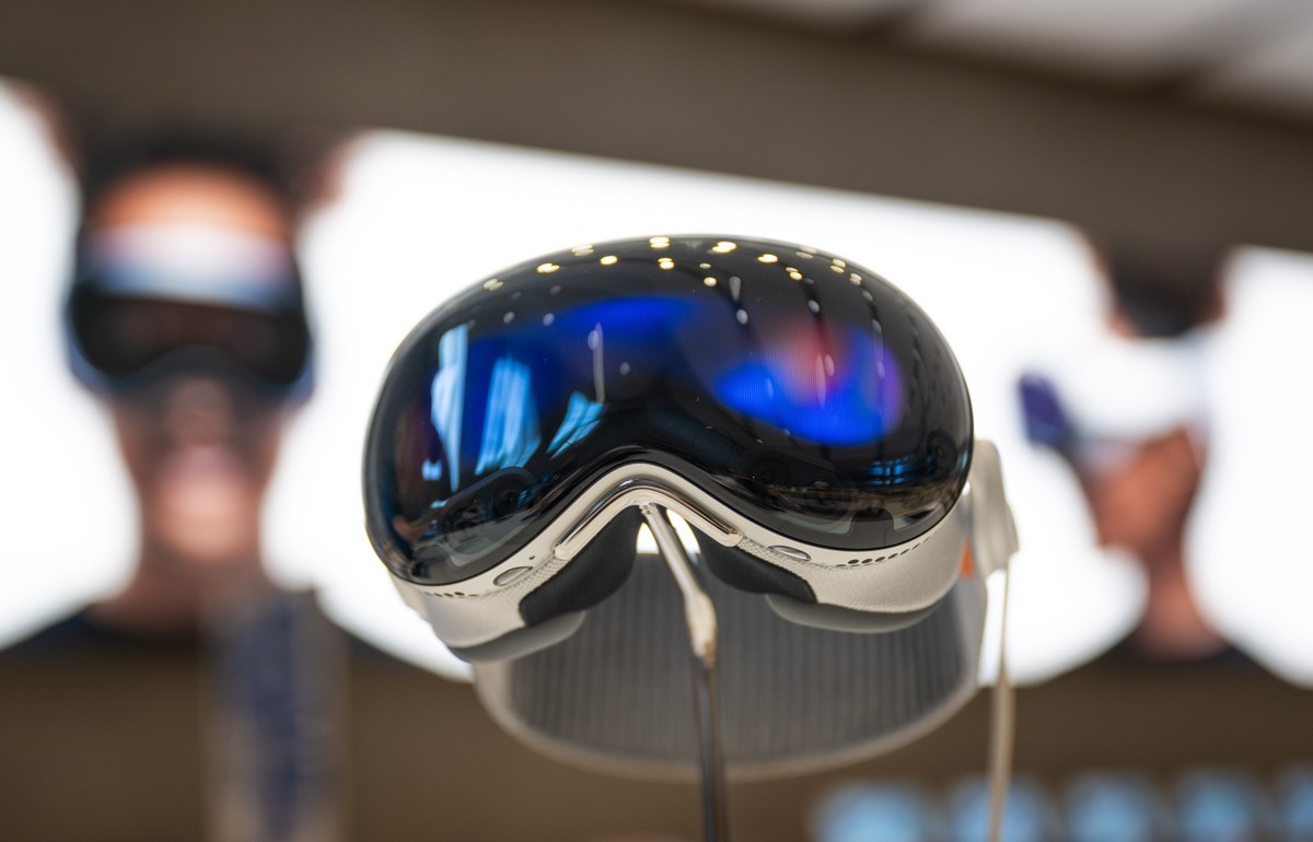 ARCHIV - Die Vision Pro bekommt im April auch �Apple Intelligence�. (zu dpa: �Apple startet KI-Funktionen auf Deutsch f�r Entwickler�) Foto: Monika Skolimowska/dpa - Honorarfrei nur f�r Bezieher des d ...