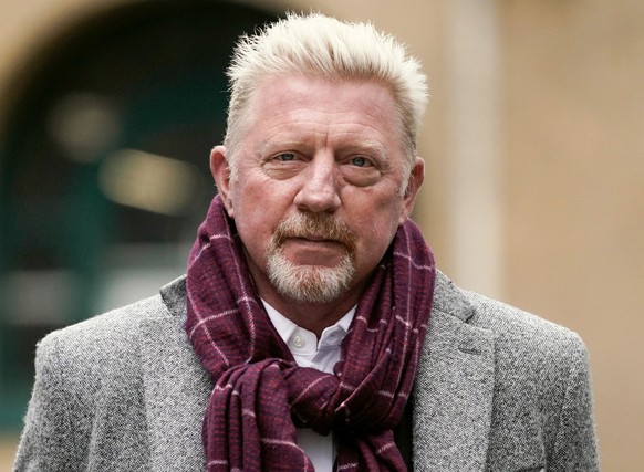 ARCHIV - 08.04.2022, Gro�britannien, London: Boris Becker, ehemaliger Tennis-Profi, trifft zu seinem Strafprozess am Southwark Crown Court ein. (zu dpa �Apple k�ndigt Boris-Becker-Doku an�) Foto: Albe ...