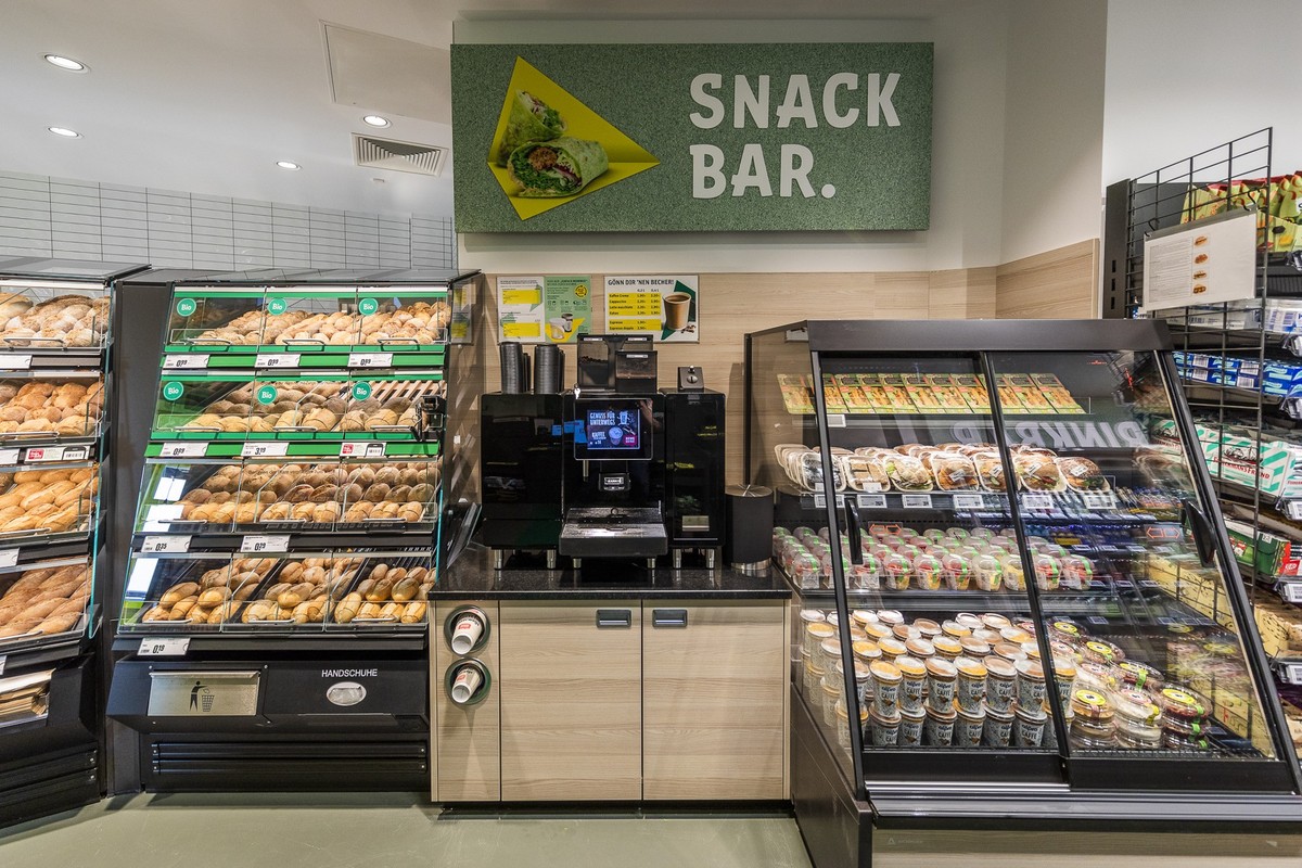Die Snackbar des neuen REWE voll pflanzlich.