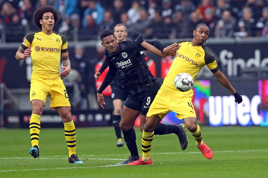 02.02.2019, xovx, Fussball 1.Bundesliga, Eintracht Frankfurt - Borussia Dortmund emspor, v.l. Axel Witsel (Borussia Dortmund), Sebastien Haller (Eintracht Frankfurt), Abdou Diallo (Borussia Dortmund), ...