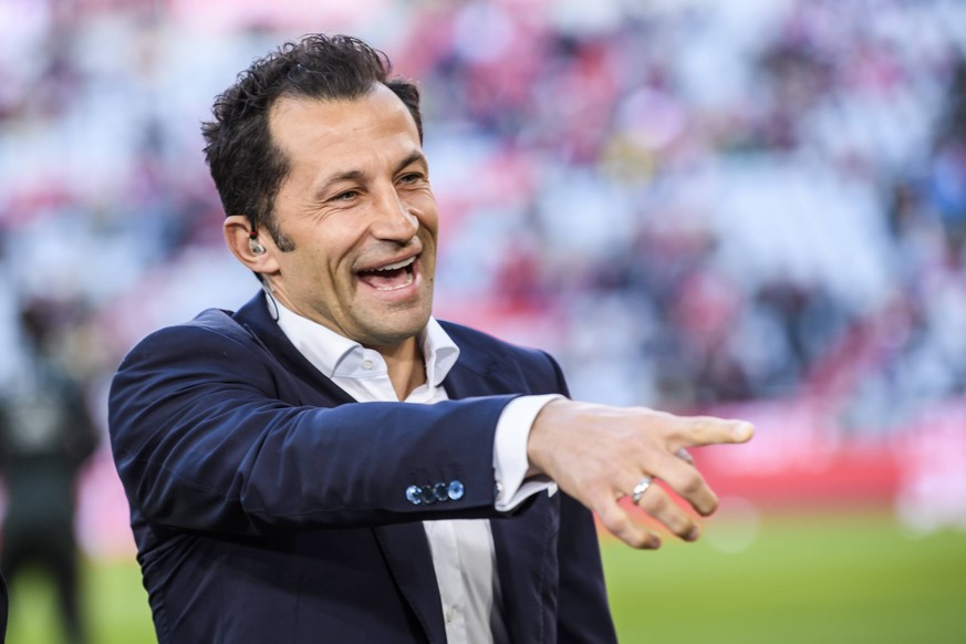 06.04.2019, xkvx, Fussball 1.Bundesliga, FC Bayern Muenchen - Borussia Dortmund emspor, v.l. Sportdirektor Hasan Salihamidzic (FCB - FC Bayern Muenchen) (DFL/DFB REGULATIONS PROHIBIT ANY USE OF PHOTOG ...