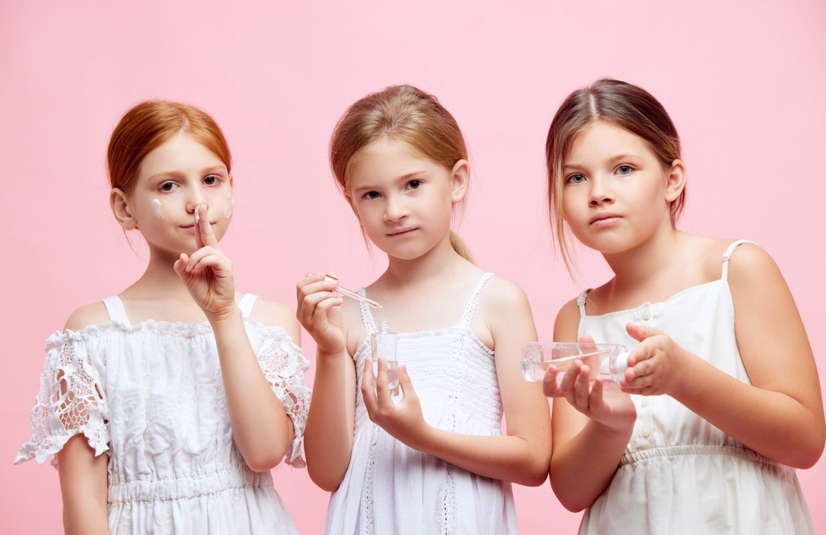Cleanser, Serum, Creme, Kuscheltier und ab ins Bett: Ist das die neue Abendroutine von Kindern?