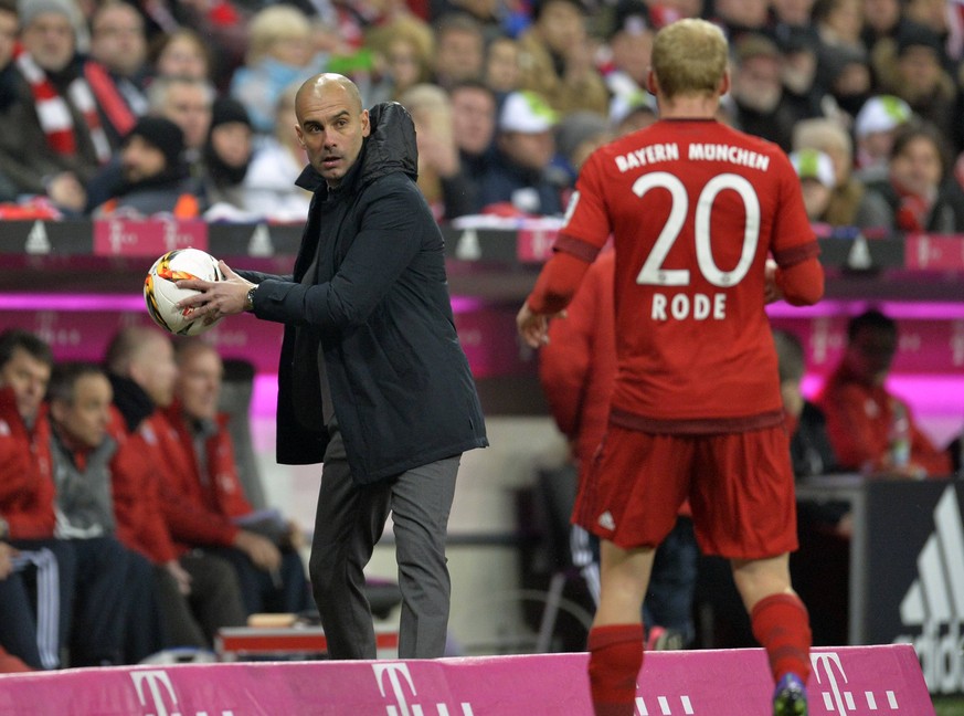 Pep Guardiola (l.) wollte Sebastian Rode&nbsp;nicht immer spielen lassen.