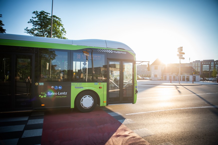 Ein Bus fährt durch die Luxemburger Innenstadt. Und für dich nun auch kostenlos.