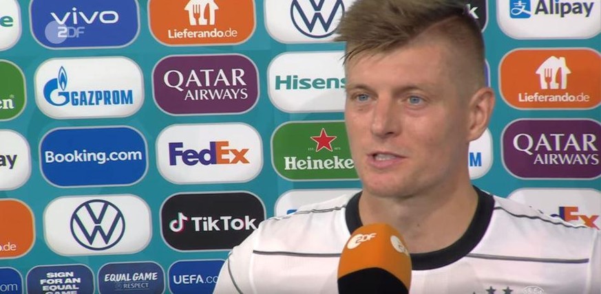 Toni Kroos nach dem Spiel am ZDF-Mikrofon