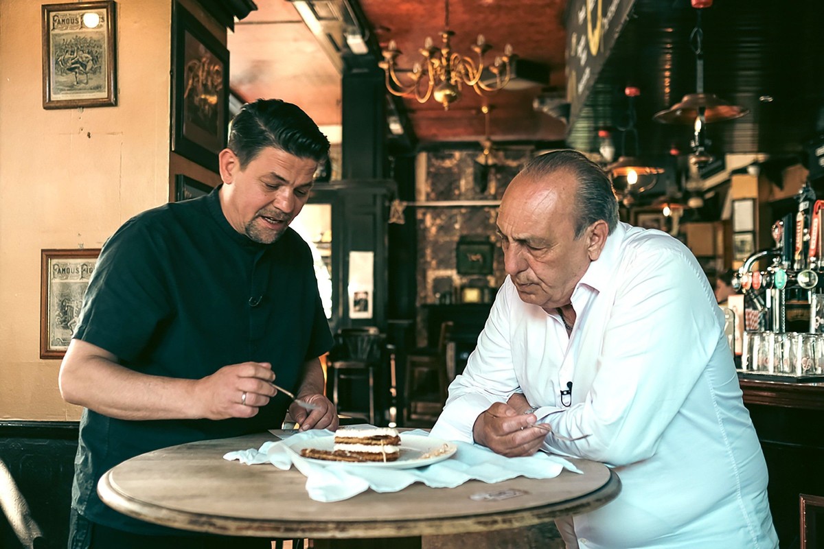 Tim Mälzer (l.) und Gennaro Contaldo in London.

Die Verwendung des sendungsbezogenen Materials ist nur mit dem Hinweis und Verlinkung auf RTL+ gestattet.