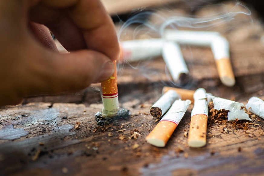 Weggeschnippte Zigaretten liegen praktisch überall herum. Besonders die Filter sind schlecht für die Umwelt.