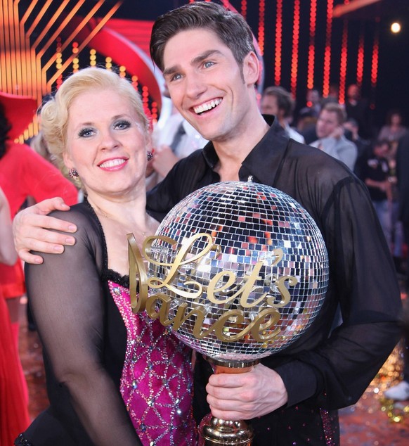 Bildnummer: 55362240 Datum: 18.05.2011 Copyright: imago/APress
Über den Titel Dancing Star 2011 freut sich Maite Kelly mit ihrem Tanzpartner Christian Polanc, die beiden sind die Sieger der Finalshow  ...