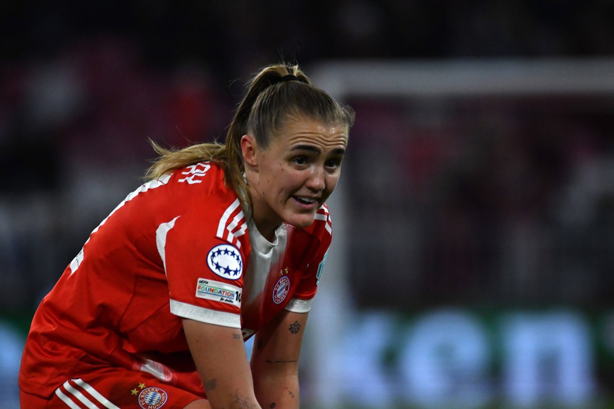 12.11.2025, Allianz Arena, M�nchen, Frauen Championsleague, FC Bayern M�nchen vs Arsenal WFC , im Bild Georgia Stanway M�nchen Photo by Midori Ikenouchi/Hasan Bratic/DeFodi Images / not used for Axel  ...