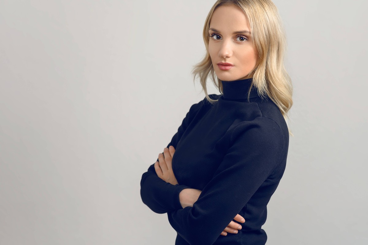 frau,selbstbewusst,bewerbungsfoto,frauen,weiblich,selbstbewusstsein,selbstbewußt,selbstbewußtsein,selbstsicher,selbstsicherheit,selbstvertrauen,souverän,bewerbung,bewerbungsbild,bewerbungsbilder,bewer ...