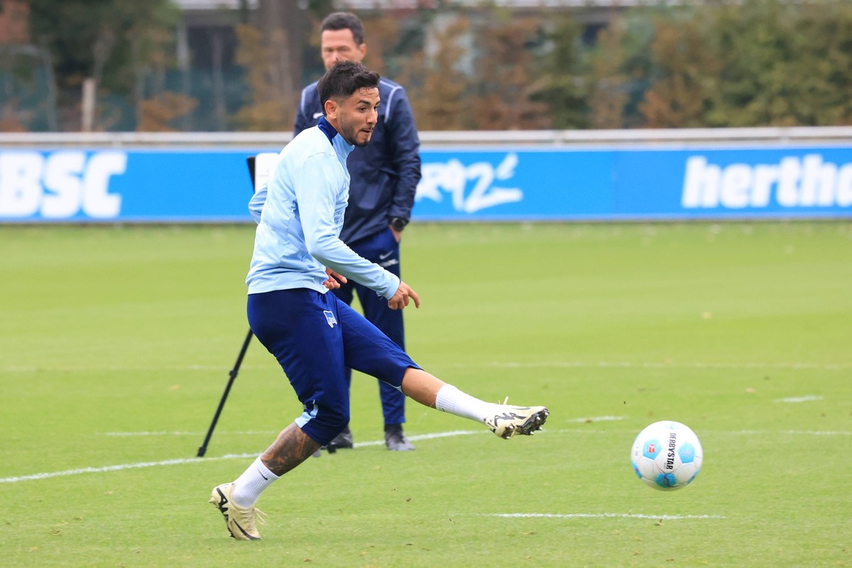DEU, DFL, 2. FBL Hertha BSC, Training, / 01.10.2024, Sportforum, Berlin, DEU, DFL, 2. FBL Hertha BSC, Training, im Bild Kevin Sessa Hertha BSC Berlin 8 DFL - regulations prohibit any use of Photograph ...