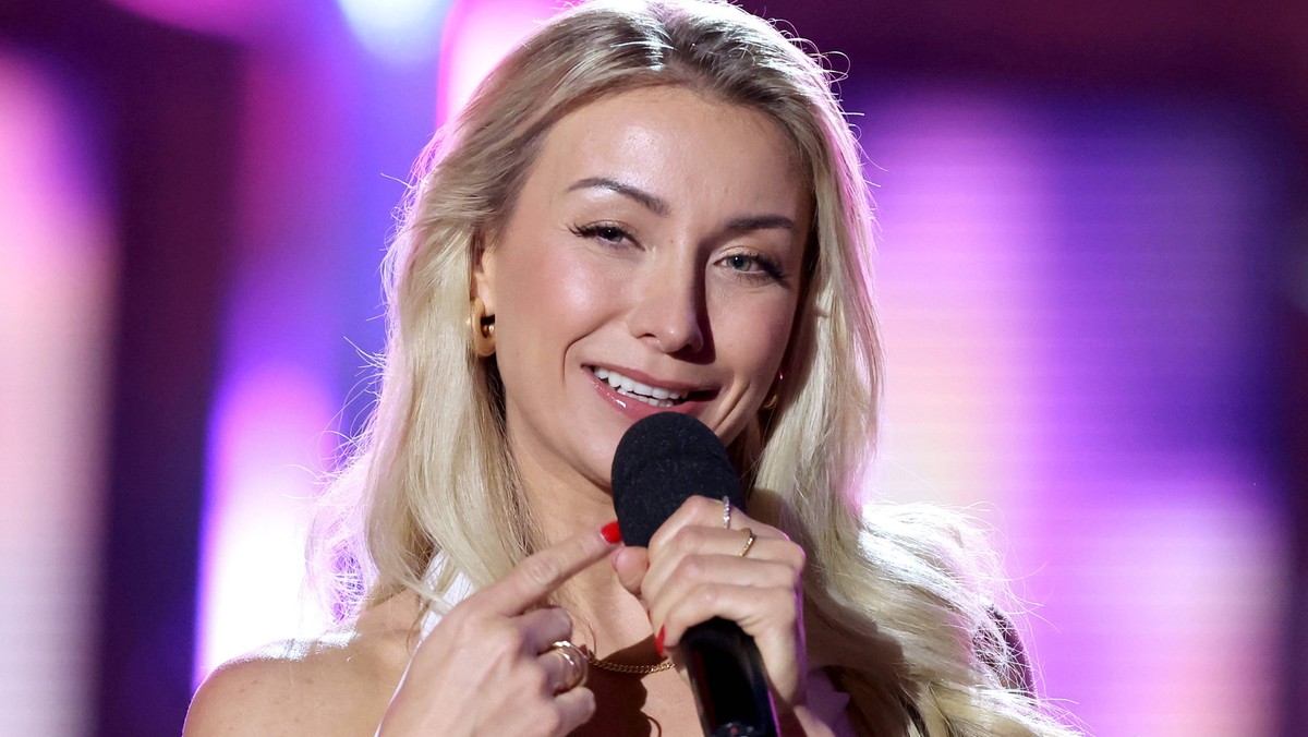 ORF Wenn die Musi spielt . Sängeirn Anna-Carina Woitschack während Proben zum Musik Open Air Wenn die Musi spielt am 14.06.2024 in Bad Kleinkirchheim. 20240615SBK0166 *** ORF Wenn die Musi spielt Säng ...
