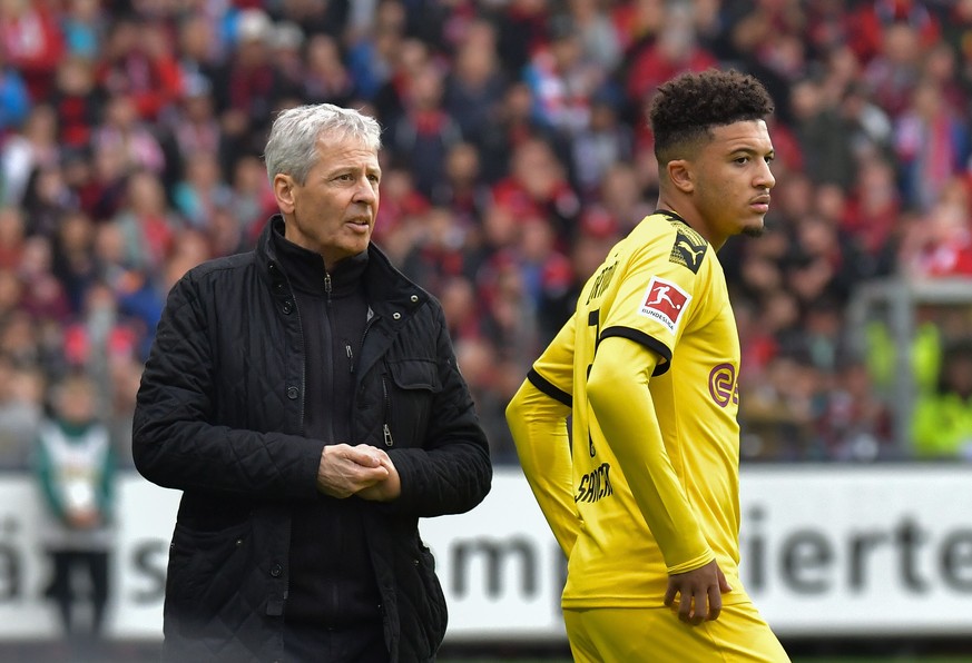 Sport Themen der Woche KW40 05.10.2019, xblx, Fussball 1.Bundesliga, SC Freiburg - Borussia Dortmund emspor, v.l. Trainer Lucien Favre Borussia Dortmund, Jadon Sancho Borussia Dortmund, Auswechslung,  ...