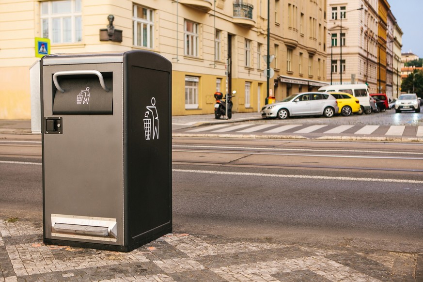 So sieht zum Beispiel ein intelligenter Mülleimer in Prag aus.